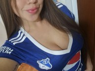 Hincha - Tribunera - Chica - Fanatica de la Barra: Comandos Azules • Club: Millonarios • País: Colombia