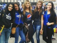 Hincha - Tribunera - Chica - Fanatica de la Barra: Comandos Azules • Club: Millonarios • País: Colombia