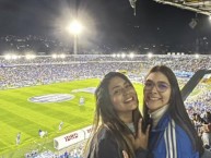 Hincha - Tribunera - Chica - Fanatica de la Barra: Comandos Azules • Club: Millonarios