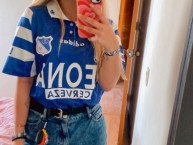 Hincha - Tribunera - Chica - Fanatica de la Barra: Comandos Azules • Club: Millonarios