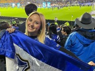 Hincha - Tribunera - Chica - "@allitellez" Fanatica de la Barra: Comandos Azules • Club: Millonarios • País: Colombia