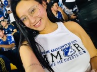 Hincha - Tribunera - Chica - Fanatica de la Barra: Comandos Azules • Club: Millonarios