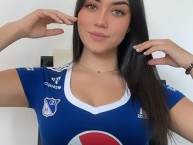 Hincha - Tribunera - Chica - Fanatica de la Barra: Comandos Azules • Club: Millonarios