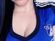 Hincha - Tribunera - Chica - Fanatica de la Barra: Comandos Azules • Club: Millonarios