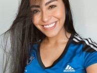 Hincha - Tribunera - Chica - Fanatica de la Barra: Comandos Azules • Club: Millonarios • País: Colombia