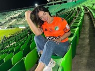 Hincha - Tribunera - Chica - Fanatica de la Barra: Frente Radical Verdiblanco • Club: Deportivo Cali • País: Colombia