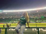 Hincha - Tribunera - Chica - Fanatica de la Barra: Frente Radical Verdiblanco • Club: Deportivo Cali • País: Colombia