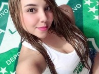 Hincha - Tribunera - Chica - Fanatica de la Barra: Frente Radical Verdiblanco • Club: Deportivo Cali • País: Colombia