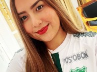 Hincha - Tribunera - Chica - Fanatica de la Barra: Frente Radical Verdiblanco • Club: Deportivo Cali • País: Colombia