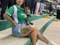 Hincha - Tribunera - Chica - Fanatica de la Barra: Frente Radical Verdiblanco • Club: Deportivo Cali • País: Colombia