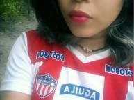 Hincha - Tribunera - Chica - Fanatica de la Barra: Frente Rojiblanco Sur • Club: Junior de Barranquilla