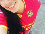 Hincha - Tribunera - Chica - Fanatica de la Barra: Fúria Roja • Club: Unión Española