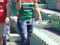 Hincha - Tribunera - Chica - Fanatica de la Barra: Fúria Verde • Club: Marathón