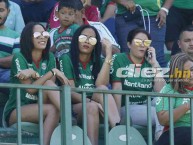 Hincha - Tribunera - Chica - Fanatica de la Barra: Fúria Verde • Club: Marathón • País: Honduras