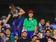 Hincha - Tribunera - Chica - Fanatica de la Barra: Fúria Verde • Club: Marathón