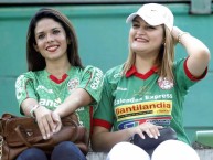 Hincha - Tribunera - Chica - Fanatica de la Barra: Fúria Verde • Club: Marathón