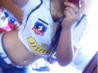 Hincha - Tribunera - Chica - Fanatica de la Barra: Garra Blanca • Club: Colo-Colo