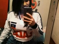 Hincha - Tribunera - Chica - Fanatica de la Barra: Garra Blanca • Club: Colo-Colo