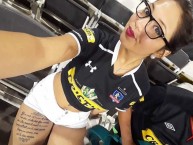 Hincha - Tribunera - Chica - Fanatica de la Barra: Garra Blanca • Club: Colo-Colo