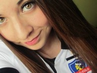 Hincha - Tribunera - Chica - Fanatica de la Barra: Garra Blanca • Club: Colo-Colo