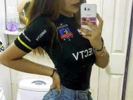 Hincha - Tribunera - Chica - Fanatica de la Barra: Garra Blanca • Club: Colo-Colo