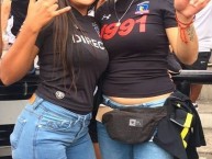 Hincha - Tribunera - Chica - Fanatica de la Barra: Garra Blanca • Club: Colo-Colo