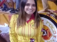 Hincha - Tribunera - Chica - Fanatica de la Barra: Garra Herediana • Club: Herediano