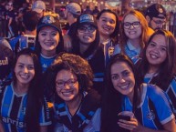 Hincha - Tribunera - Chica - "Núcleo Feminino Gremista" Fanatica de la Barra: Geral do Grêmio • Club: Grêmio • País: Brasil