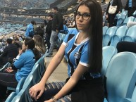 Hincha - Tribunera - Chica - Fanatica de la Barra: Geral do Grêmio • Club: Grêmio • País: Brasil