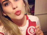 Hincha - Tribunera - Chica - Fanatica de la Barra: Guarda Popular • Club: Internacional