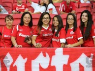 Hincha - Tribunera - Chica - Fanatica de la Barra: Guarda Popular • Club: Internacional