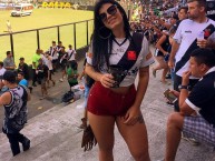 Hincha - Tribunera - Chica - Fanatica de la Barra: Guerreiros do Almirante • Club: Vasco da Gama