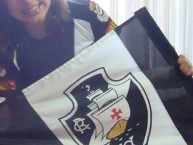 Hincha - Tribunera - Chica - Fanatica de la Barra: Guerreiros do Almirante • Club: Vasco da Gama