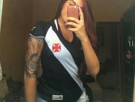 Hincha - Tribunera - Chica - Fanatica de la Barra: Guerreiros do Almirante • Club: Vasco da Gama