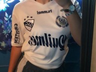 Hincha - Tribunera - Chica - Fanatica de la Barra: Indios Kilmes • Club: Quilmes