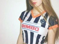 Hincha - Tribunera - Chica - Fanatica de la Barra: La Adicción • Club: Monterrey