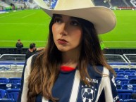 Hincha - Tribunera - Chica - Fanatica de la Barra: La Adicción &bull; Club: Monterrey