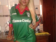 Hincha - Tribunera - Chica - Fanatica de la Barra: La Banda de la Quema • Club: Huracán