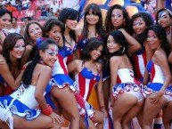 Hincha - Tribunera - Chica - Fanatica de la Barra: La Banda de Los Kuervos • Club: Junior de Barranquilla