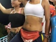 Hincha - Tribunera - Chica - Fanatica de la Barra: La Banda de Los Kuervos • Club: Junior de Barranquilla