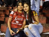 Hincha - Tribunera - Chica - Fanatica de la Barra: La Banda del Camion • Club: San Martín de Tucumán