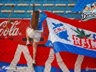 Hincha - Tribunera - Chica - Fanatica de la Barra: La Banda del Parque • Club: Nacional