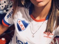 Hincha - Tribunera - Chica - Fanatica de la Barra: La Banda del Parque • Club: Nacional