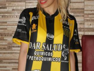 Hincha - Tribunera - Chica - Fanatica de la Barra: La Banda Monstruo • Club: Almirante Brown