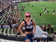 Hincha - Tribunera - Chica - Fanatica de la Barra: La Barra 79 • Club: Olimpia