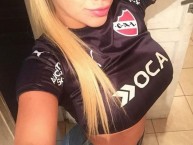 Hincha - Tribunera - Chica - Fanatica de la Barra: La Barra del Rojo • Club: Independiente