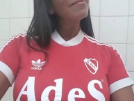 Hincha - Tribunera - Chica - Fanatica de la Barra: La Barra del Rojo • Club: Independiente