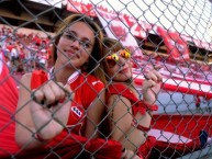 Hincha - Tribunera - Chica - Fanatica de la Barra: La Barra del Rojo • Club: Independiente