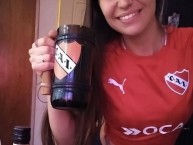 Hincha - Tribunera - Chica - Fanatica de la Barra: La Barra del Rojo • Club: Independiente