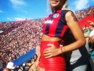 Hincha - Tribunera - Chica - Fanatica de la Barra: La Gloriosa Butteler • Club: San Lorenzo